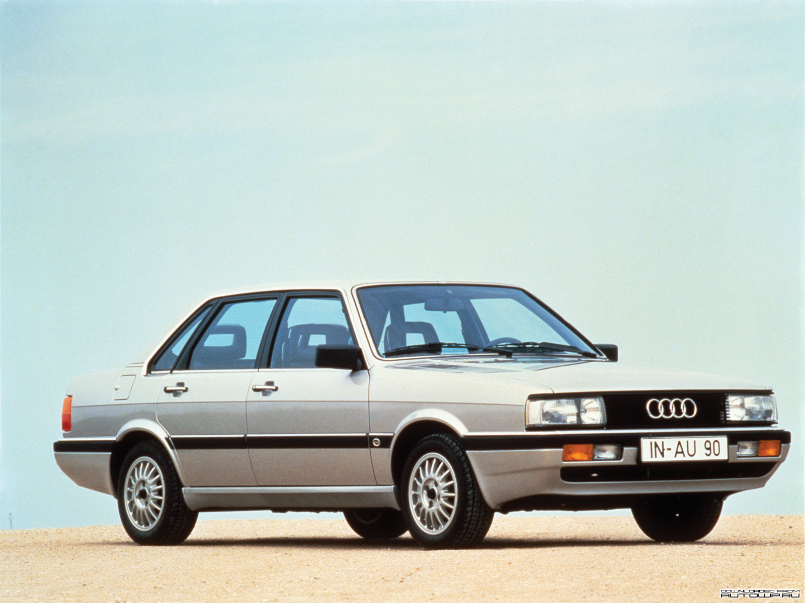 Audi 80 B2 - технические характеристики, описание, фотографии.